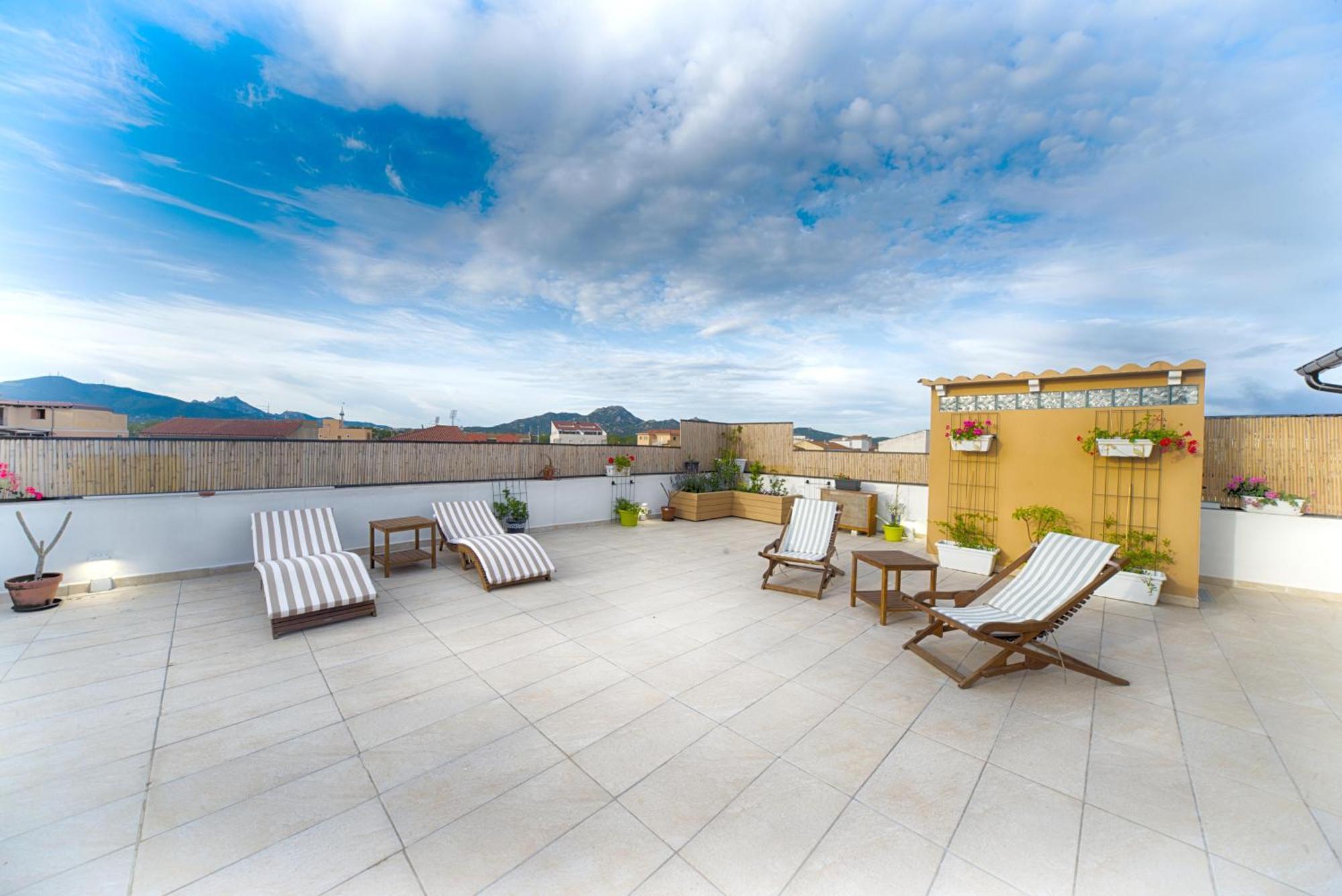 Terrace Rooms Olbia Center Екстер'єр фото