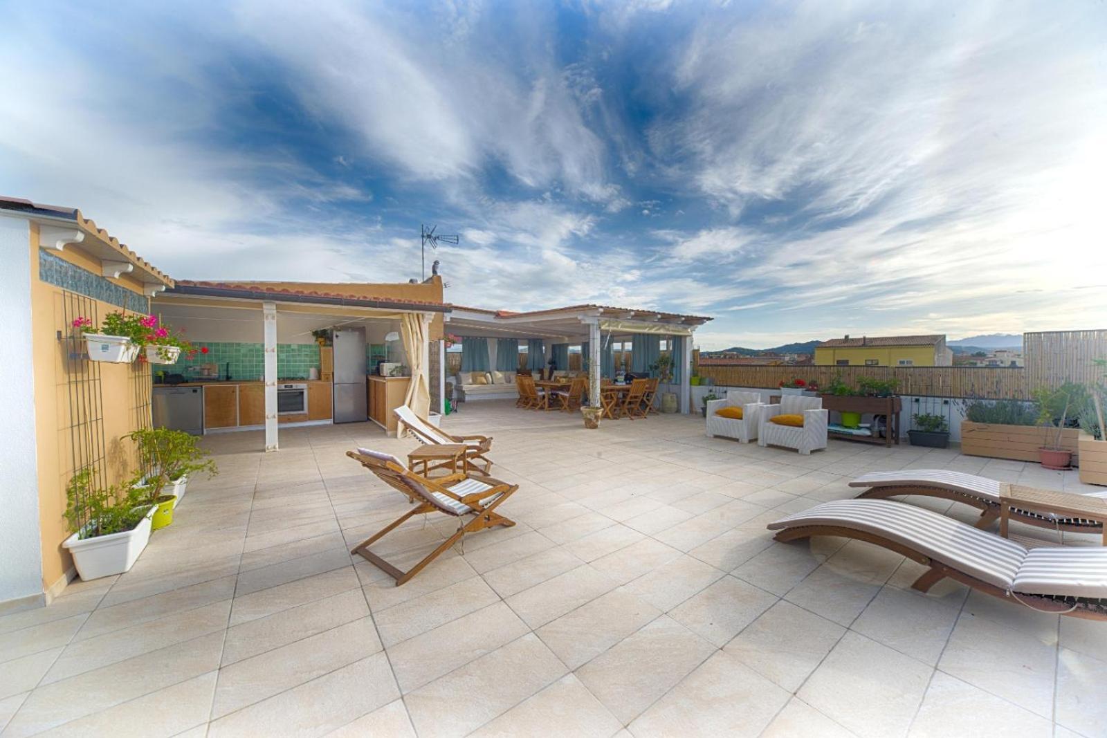 Terrace Rooms Olbia Center Екстер'єр фото